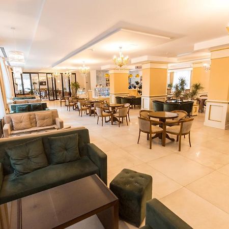 Hotel Turizem Shkelzeni Bajram Curri Exterior photo
