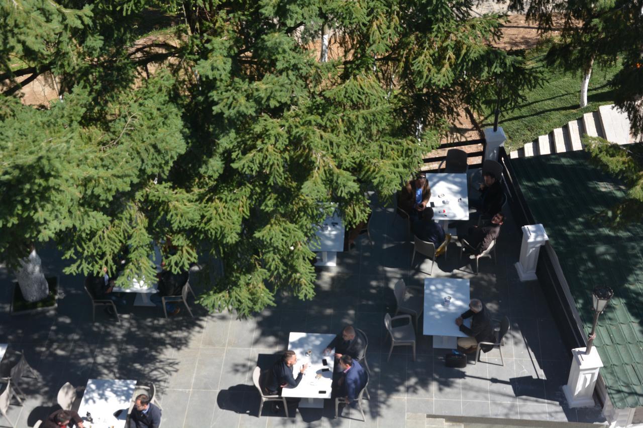 Hotel Turizem Shkelzeni Bajram Curri Exterior photo
