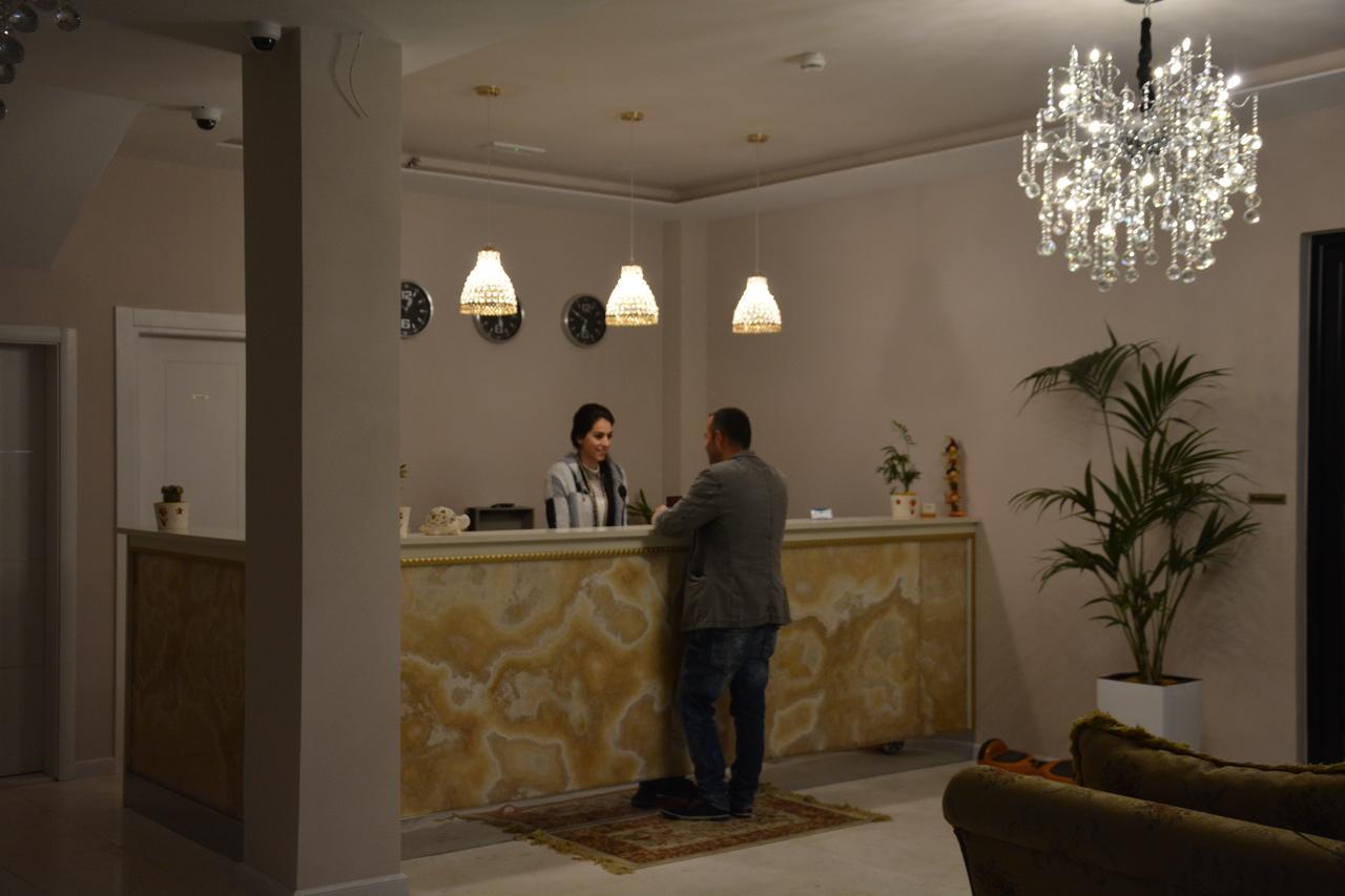 Hotel Turizem Shkelzeni Bajram Curri Exterior photo