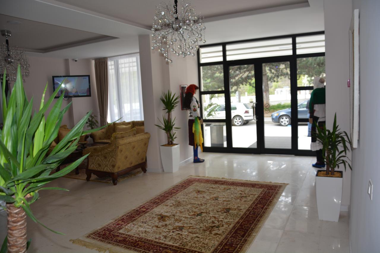 Hotel Turizem Shkelzeni Bajram Curri Exterior photo