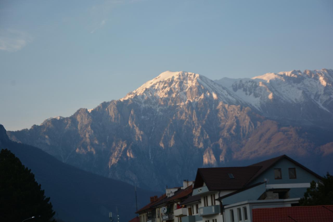 Hotel Turizem Shkelzeni Bajram Curri Exterior photo
