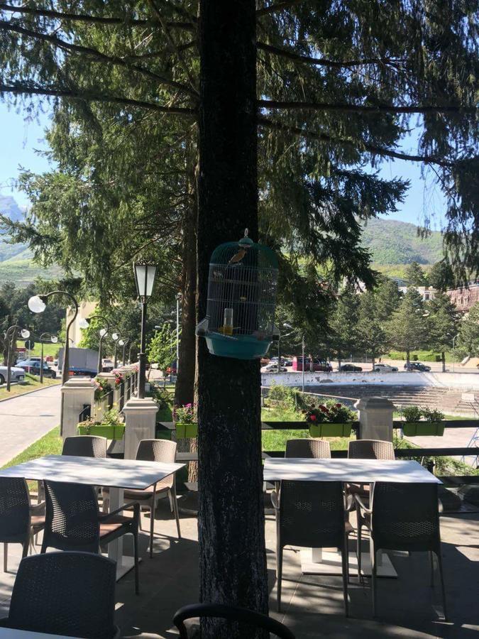 Hotel Turizem Shkelzeni Bajram Curri Exterior photo