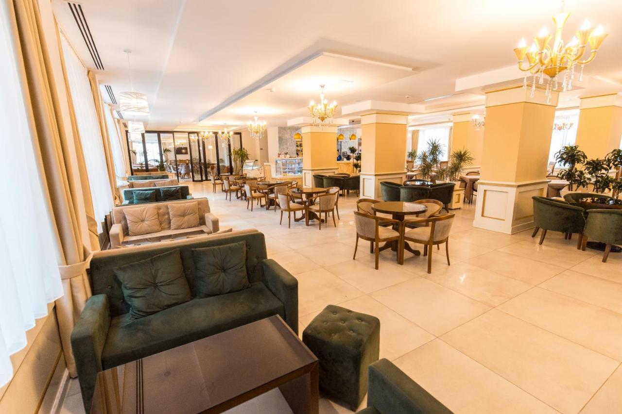 Hotel Turizem Shkelzeni Bajram Curri Exterior photo