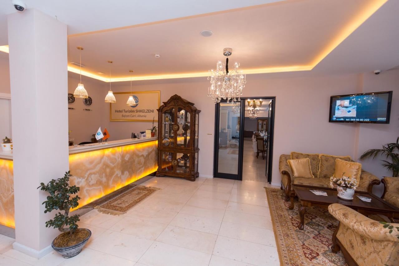 Hotel Turizem Shkelzeni Bajram Curri Exterior photo