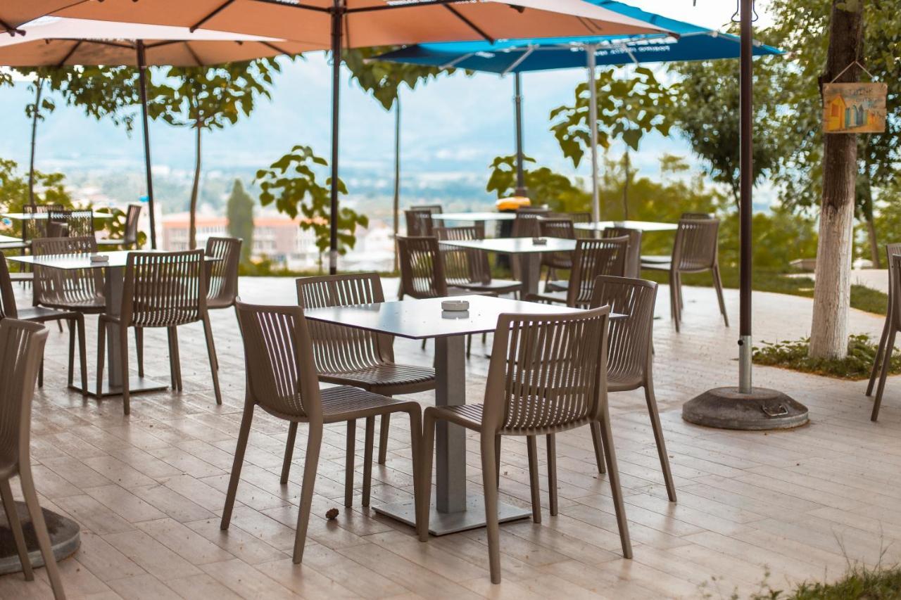 Hotel Turizem Shkelzeni Bajram Curri Exterior photo